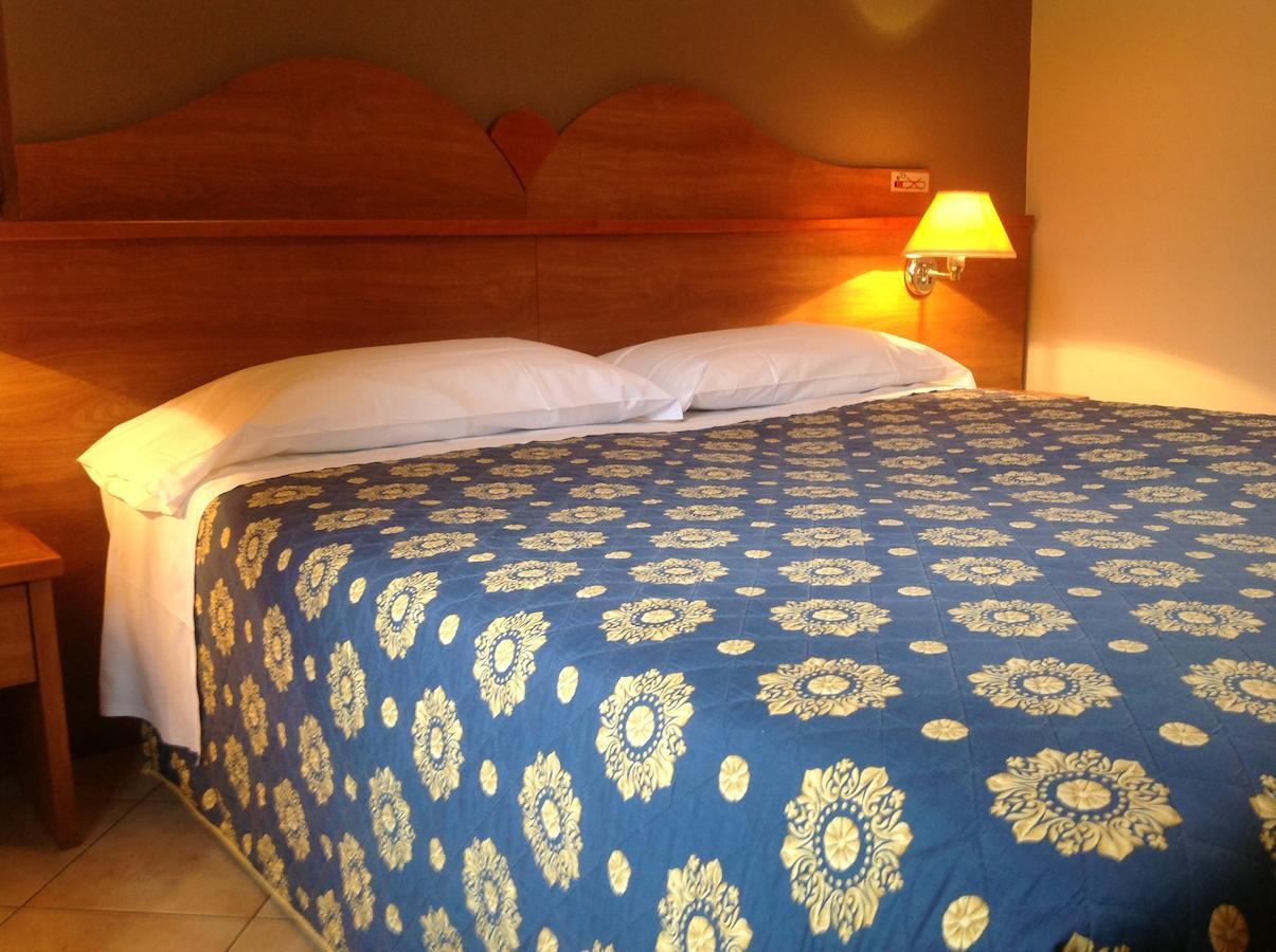 Hotel Trattoria Contini Sorbolo Szoba fotó